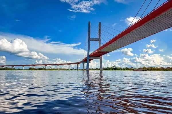 10:00 am Boat Departure to Padrecocha Village